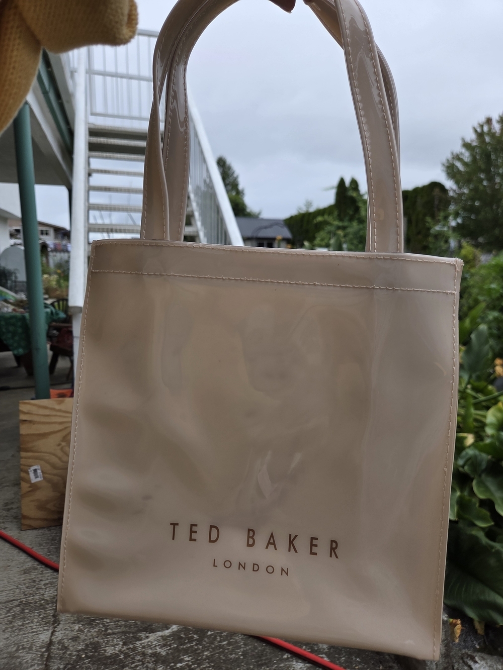 Ted Baker Cream Patent Bow Tote Bag - Picture 2 of 7